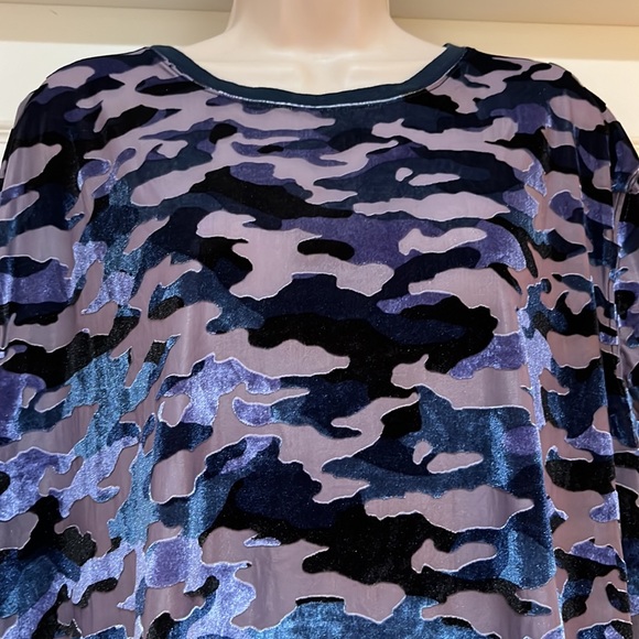 EUC Like New We The Free Burned Velvet Camo Oversize Blouse Size M - Picture 2 of 7